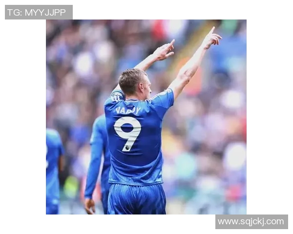 阿波罗足球球星视频揭秘：从草根到传奇的成长之路